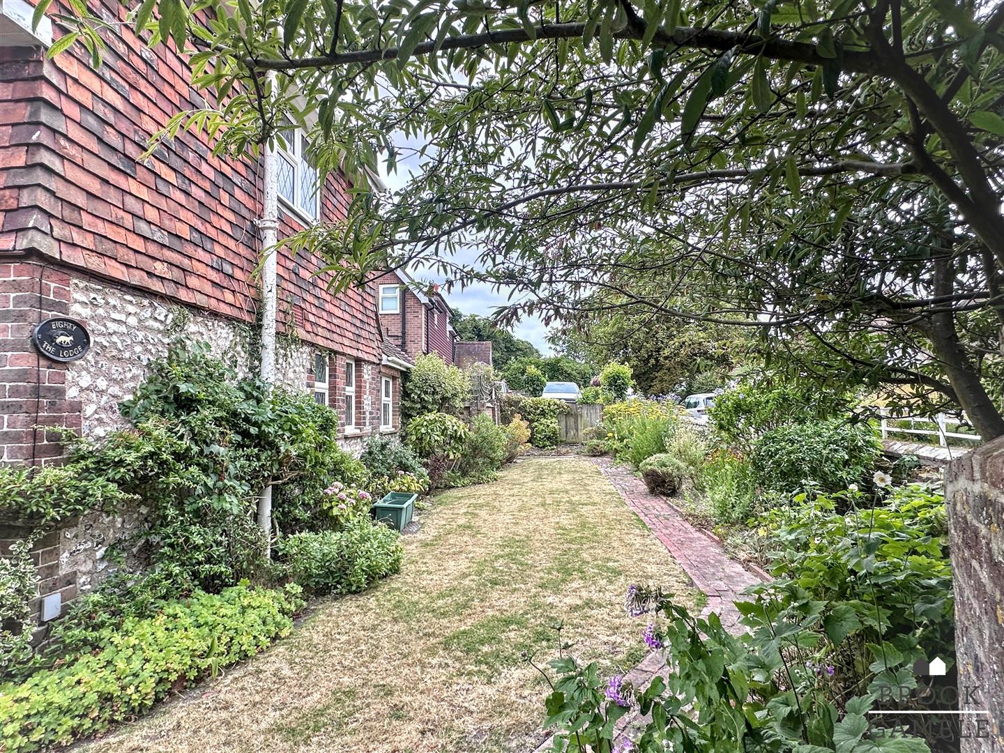 2 Bedroom House. Church Street in Eastbourne,  37